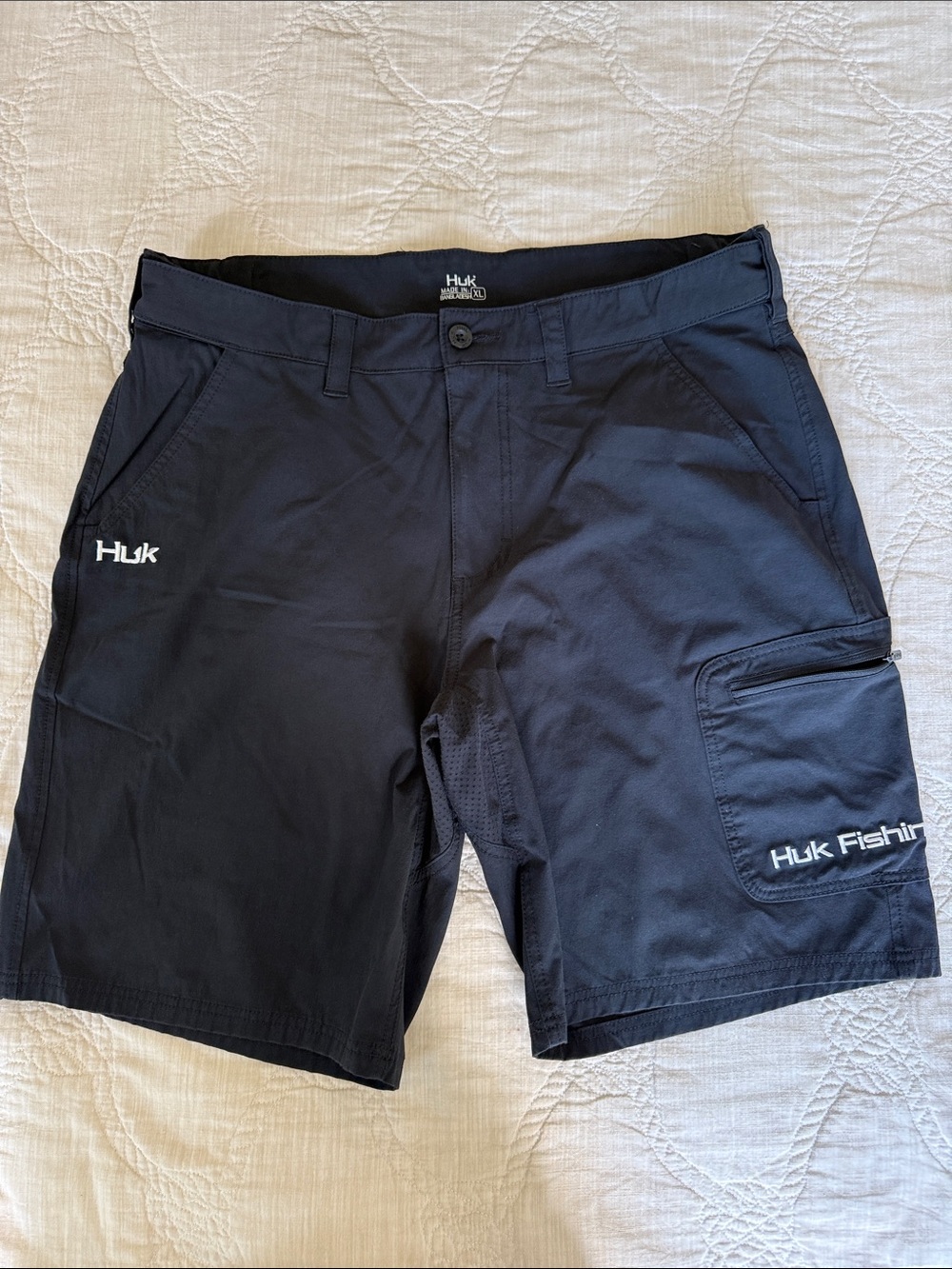 Huk Men's Black Cargo Fishing Shorts